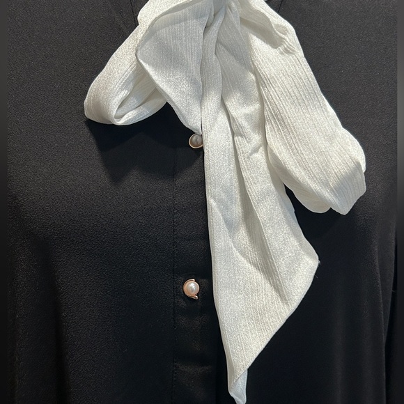 Adriana papel, black blouse . - Picture 4 of 11